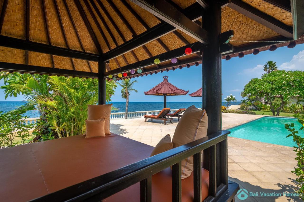 Villa Namaste - Beachfront At Lovina 10P, Pool, Bbq Banjar  Dış mekan fotoğraf