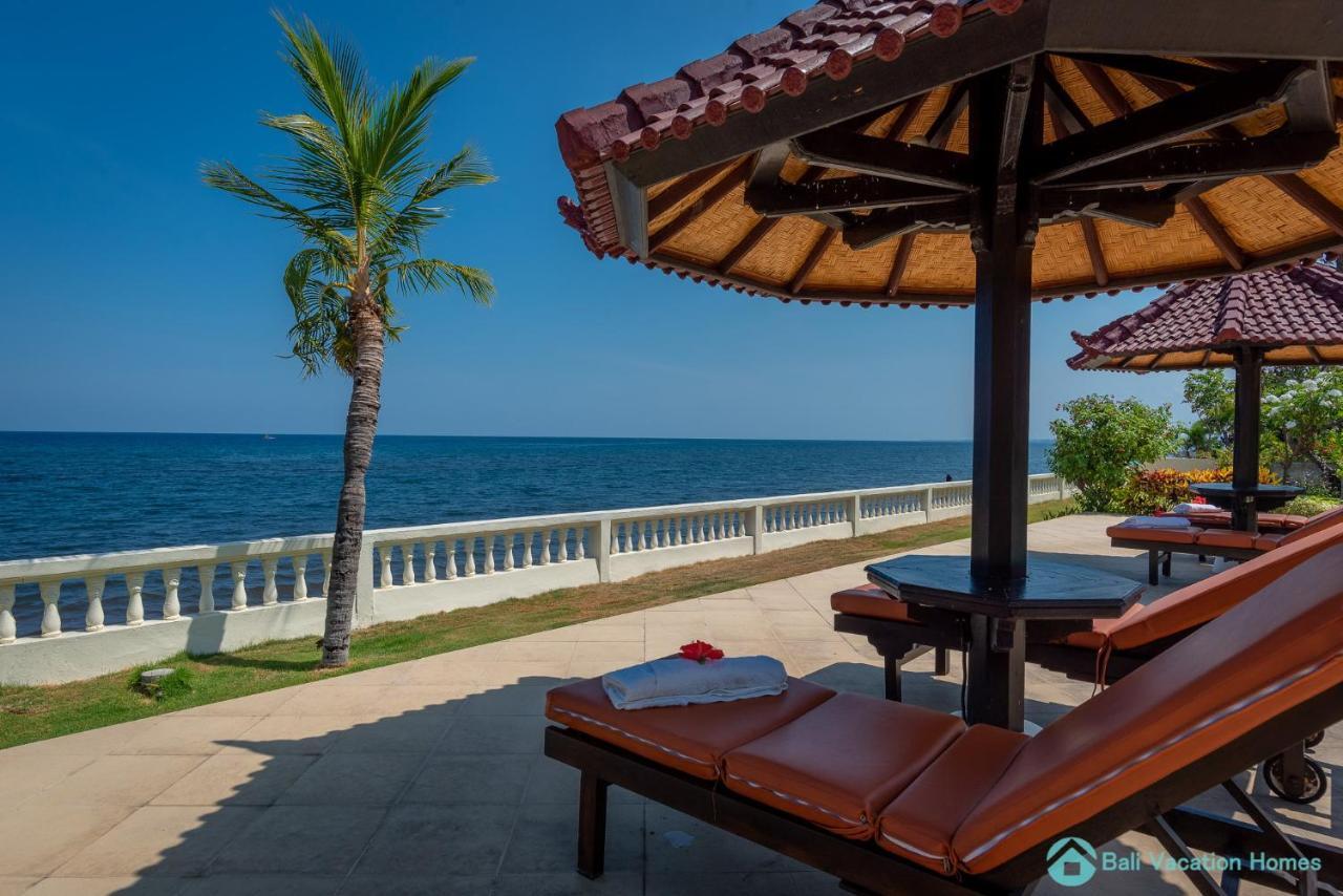 Villa Namaste - Beachfront At Lovina 10P, Pool, Bbq Banjar  Dış mekan fotoğraf