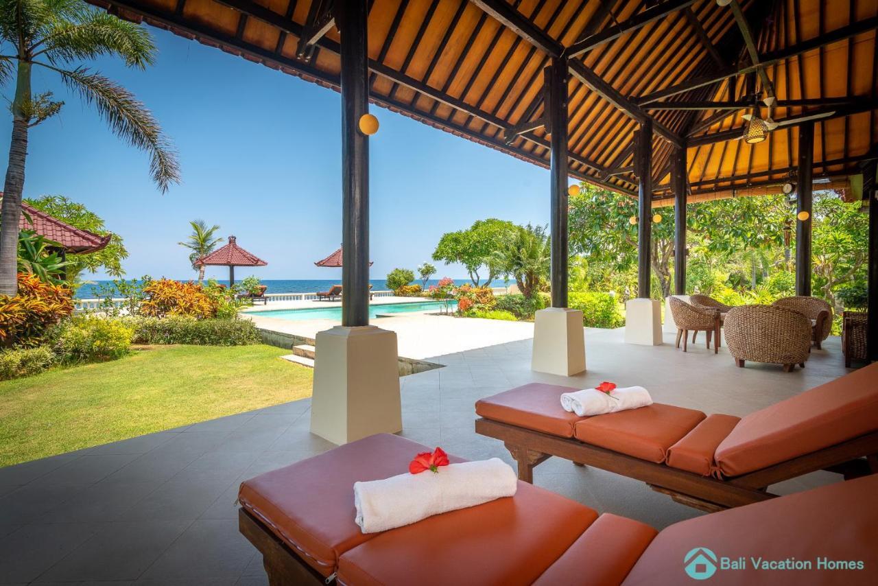 Villa Namaste - Beachfront At Lovina 10P, Pool, Bbq Banjar  Dış mekan fotoğraf