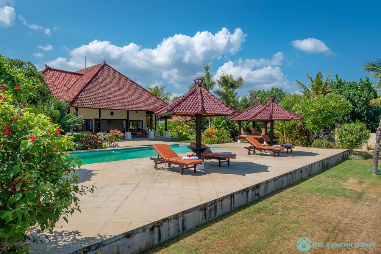 Villa Namaste - Beachfront At Lovina 10P, Pool, Bbq Banjar  Dış mekan fotoğraf